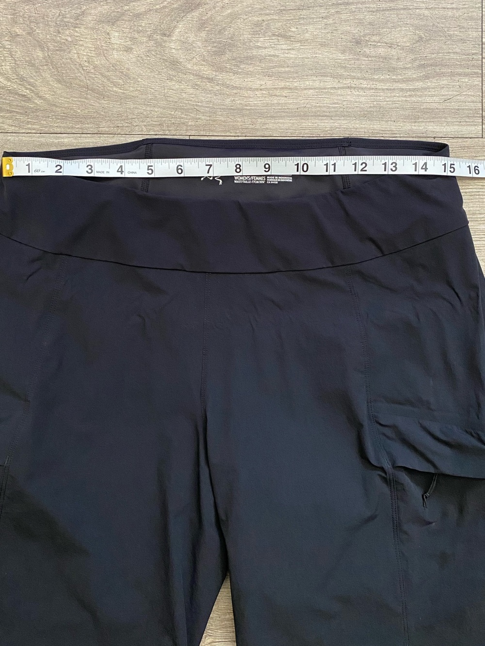 Arc'teryx Women's Sabria Black Hiking Athletic Shorts with Side Pockets - Picture 2 of 11
